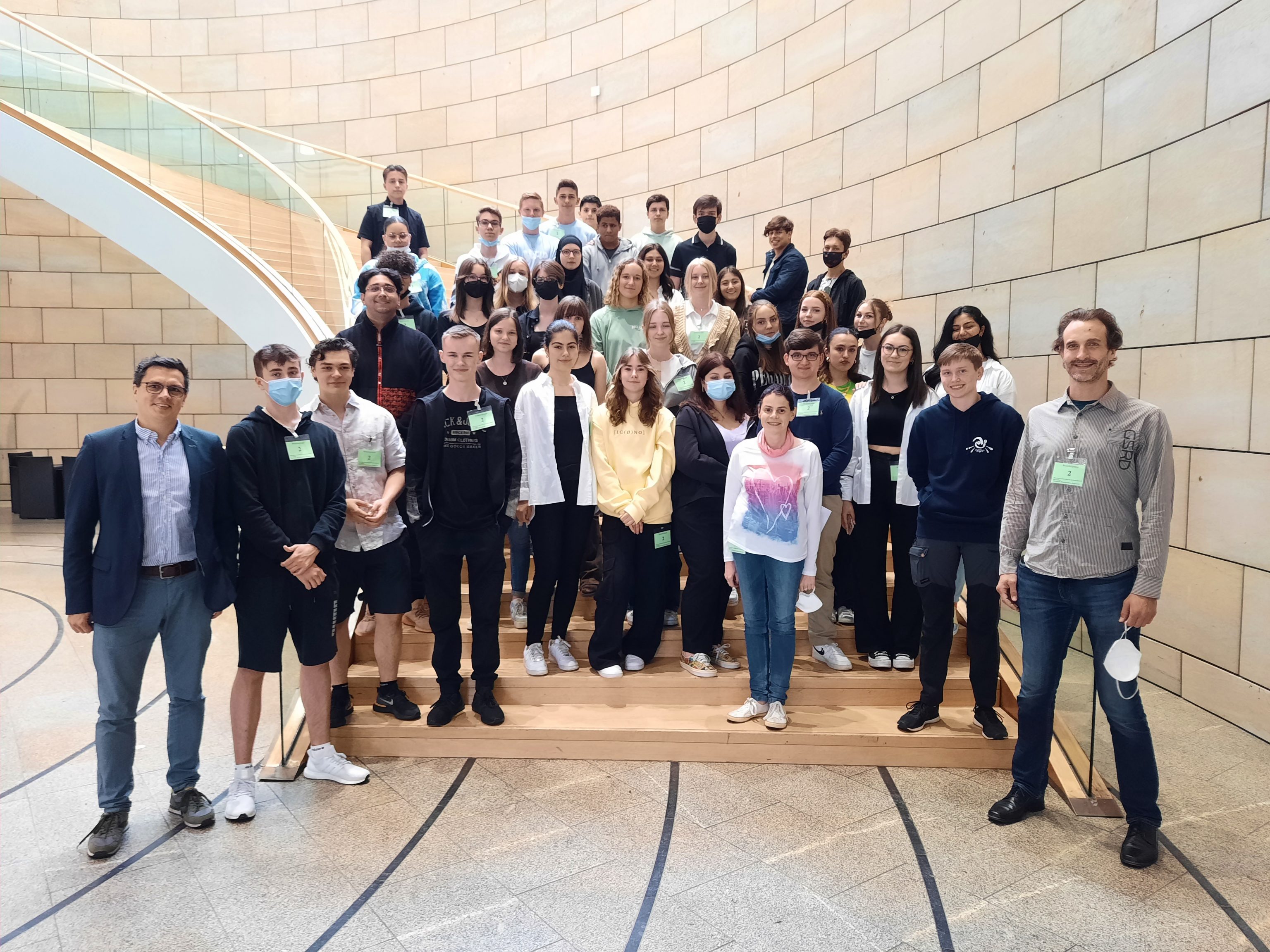 PestalozziGymnasium zu Besuch bei Alexander Vogt im Landtag NRW › SPD